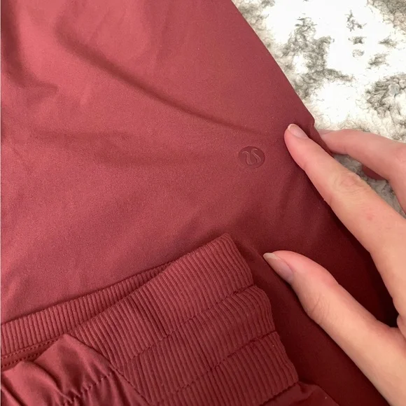 Lululemon Beyond the Studio Crop Savannah - Picture 2 of 5